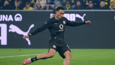 Dortmunds Felix Nmecha hat sich am Knie verletzt. (Foto: Bernd Thissen/dpa)