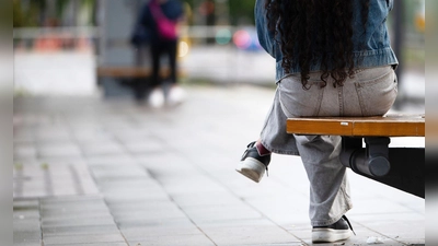 Krisen verstärken Unsicherheiten oft noch - besonders in sensiblen Übergangsphasen, in denen sich junge Erwachsene oft befinden. (Foto: Markus Lenhardt/dpa/dpa-tmn)