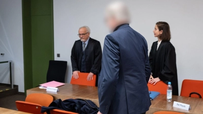 Vor Gericht erschien nur einer der beiden Angeklagten. (Foto: Lukas Barth-Tuttas/dpa)