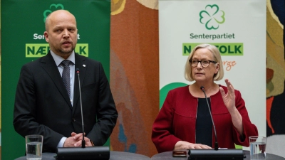 Die Zentrumspartei um Finanzminister Trygve Slagsvold Vedum (links) schert aus der Regierung aus. (Foto: Soeren Stache/dpa)