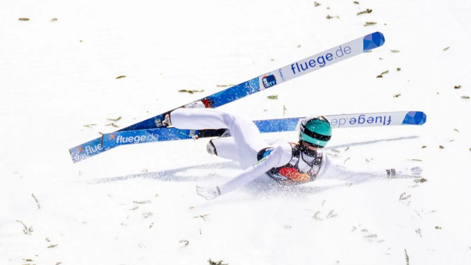 Auch der Slowene Timi Zajc stürzte. (Foto: Andreas Stroh/ZUMA Press Wire/dpa)