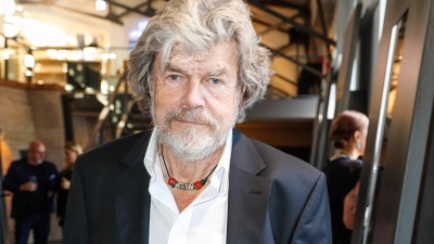 Bergsteiger-Legende Reinhold Messner hat gelassen auf den Verlust zweier Titel im Guinness-Buch der Rekorde reagiert. (Foto: Gerald Matzka/dpa)