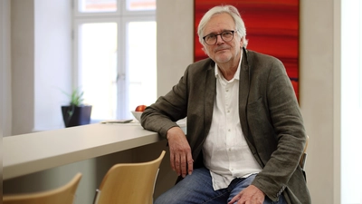 Will den „Zerbrochnen Krug” mit einem „heutigeren Sprechduktus” spielen lassen: der Regisseur Klaus Kusenberg. Premiere hat seine Inszenierung am 24. Oktober im Landestheater Dinkelsbühl. (Foto: Thomas Wirth)