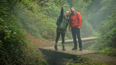 Mehr Zeit für Entdeckungen am Wegesrand: Drei der neuen Routen sind als leichte Spazierwanderwege ausgewiesen.  (Foto: Dominik Ketz/Ahrtal Tourismus/dpa-tmn)