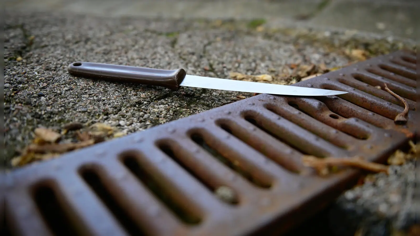 Die Tat in Schnelldorf hat ein 14-jähriger Schüler als Vorbild genommen und ebenfalls ein Küchenmesser bei sich geführt. Die Polizei konnte ihn stoppen. (Symbolbild: Jim Albright)