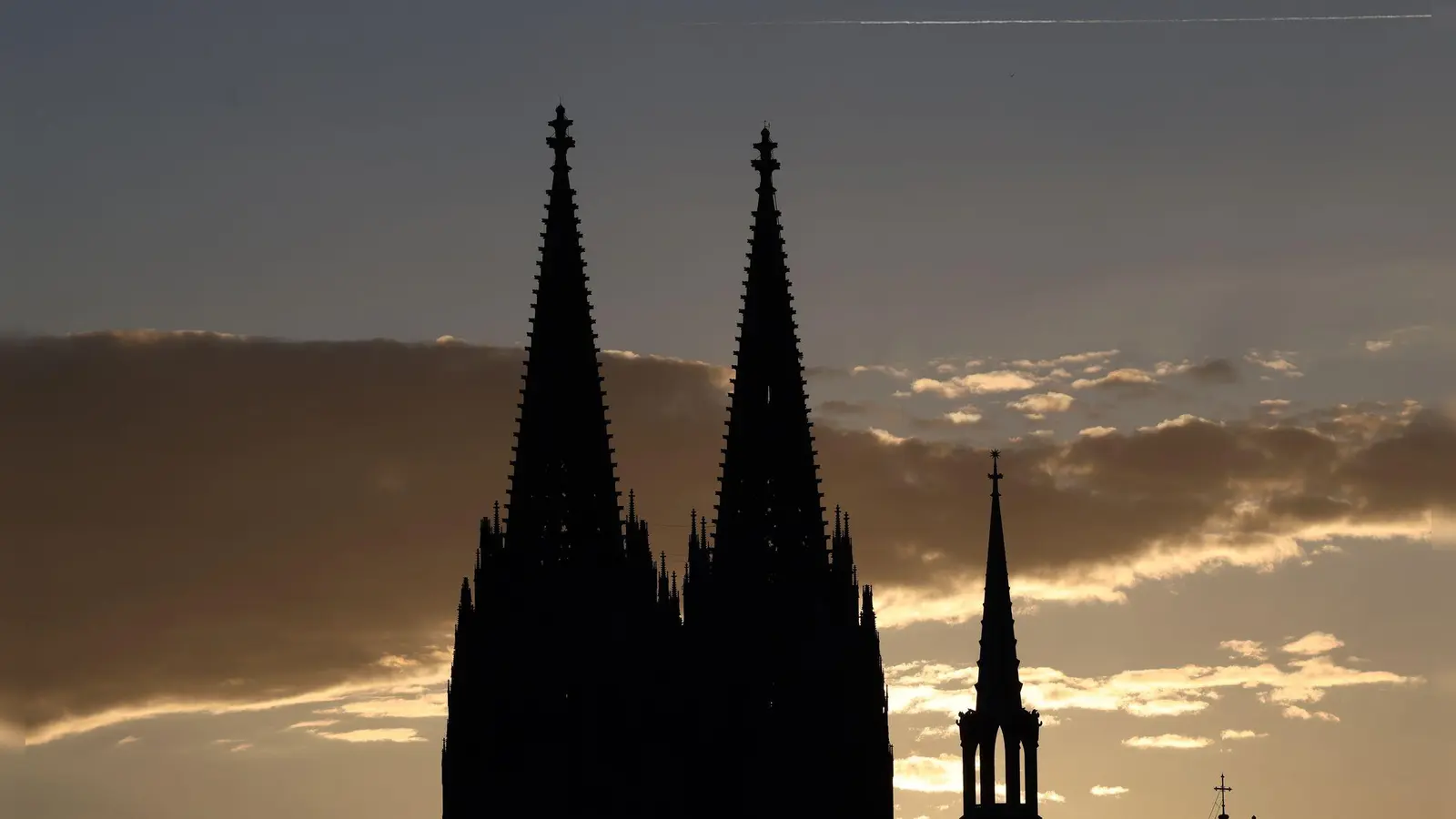 Die Tage mit kostenlosem Zugang zum Kölner Dom sind für Touristen gezählt. (Archivbild) (Foto: Rolf Vennenbernd/dpa)