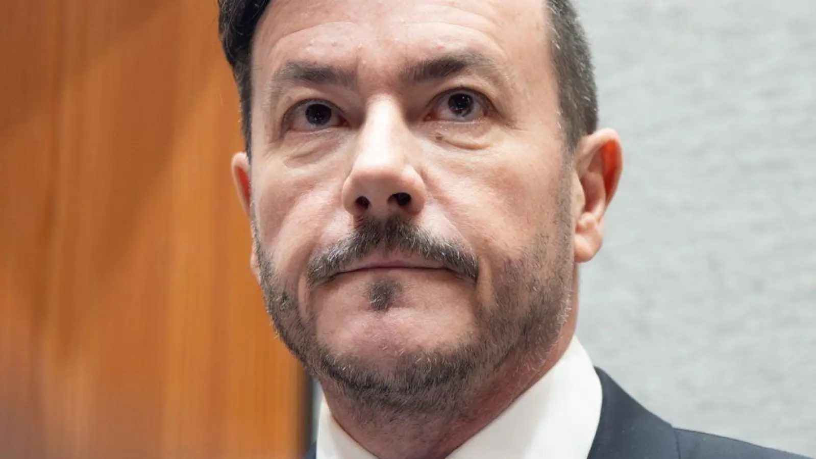 Der Ex-Tycoon sitzt seit elf Monaten in U-Haft. (Archivbild) (Foto: Expa/ Johann Groder/APA/dpa)