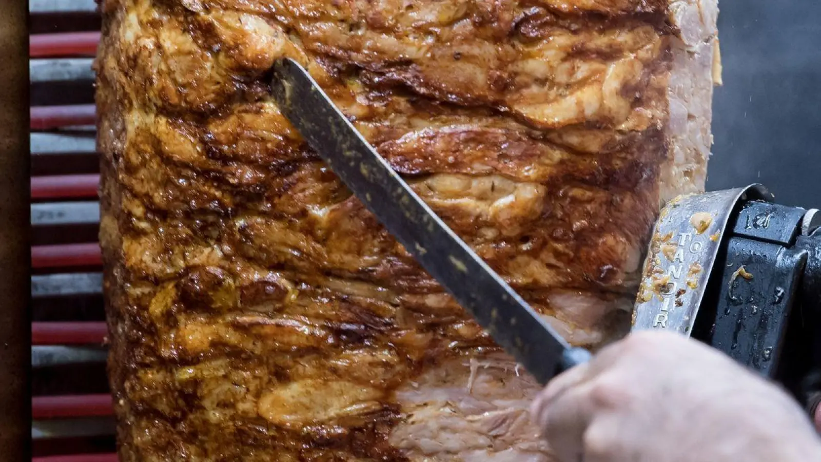 „Überraschung von Steinmeier: Er kommt mit 60 Kilo Döner in die Türkei“ (Symbolbild). (Foto: Sven Hoppe/dpa)