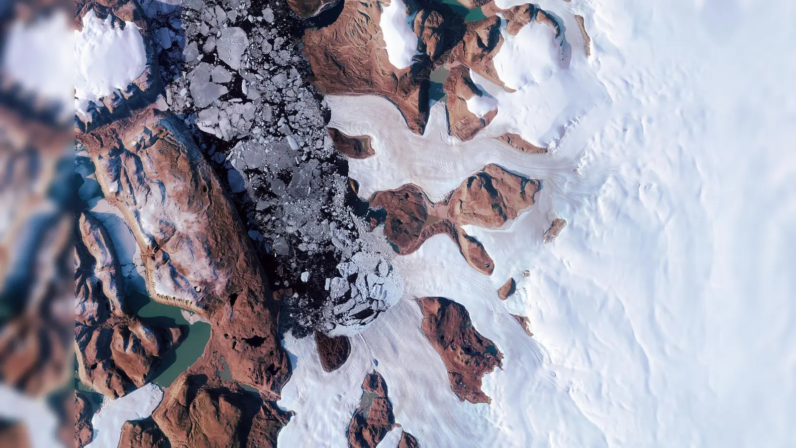 Der Harder Gletscher im Norden Grönlands hat bei Forschenden für eine große Überraschung gesorgt. (Foto: Copernicus Sentinel/ESA/dpa)
