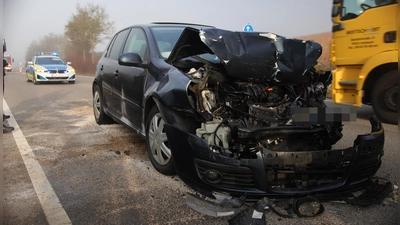 Zu einem Unfall ist es am Mittwochvormittag zwischen Lehrberg und Ansbach gekommen. (Foto: NEWS5 / Markus Zahn)
