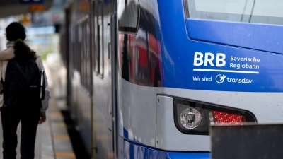 Die Züge der Bayerischen Regiobahn können derzeit nicht auf der kompletten Strecke fahren. (Symbolbild) (Foto: Sven Hoppe/dpa)