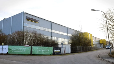 Bei Lechner ist offenbar nichts mehr zu retten, auch nicht die kleine Glasabteilung. Gestern wurden bisherige Geschäftspartner darüber informiert, dass das Unternehmen restlos abgewickelt wird. (Foto: Irmeli Pohl)