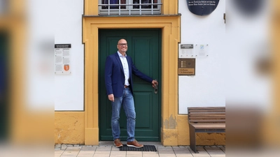 Stand zwar nicht auf dem Wahlzettel, aber wurde gewählt: Bürgermeister Romstöck. (Foto: D. Mitnacht/Stadt Röttingen/dpa)