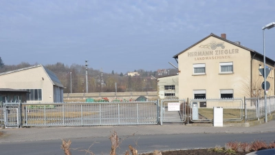 Der Abbruch könnte früher als gedacht beginnen: Auf dem Areal der ehemaligen Landmaschinenfabrik Ziegler soll ein neuer Rewe-Markt entstehen.<br> (Foto: Patrick Lauer)