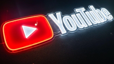 2019 war Schluss mit Direktnachrichten bei YouTube, nun ist das Messaging wieder zurück in der App für Mobilgeräte. (Foto: Christophe Gateau/dpa)