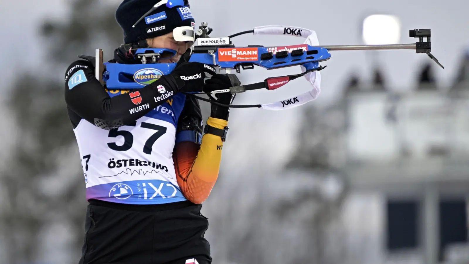 Franziska Preuß hat beim Weltcup in Östersund den Sieg nur hauchdünn verpasst. (Foto: Anders Wiklund/TT News Agency/AP)