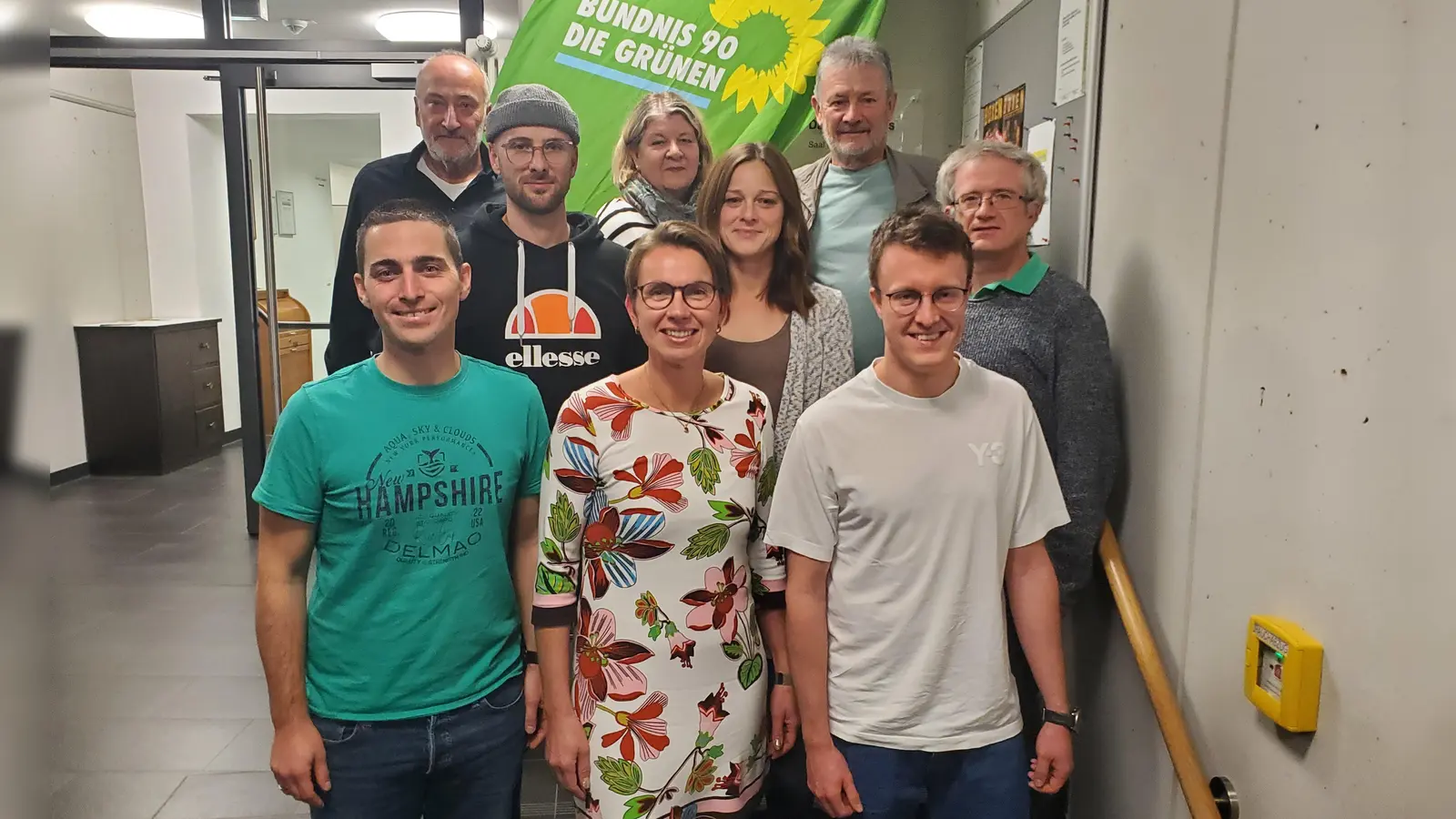 Die Nominierten der Grünen in Markt Erlbach, jeweils von links. Vorne Andreas Müller, Nadine Paulus und Felix Mölkner, in der Mitte Christopher Fichtelmann, Frederike Fichtelmann und Michael Vollath sowie hinten Manfred Müller, Julia Gottschalk und Gerhard Daum. (Foto: Ulli Ganter)