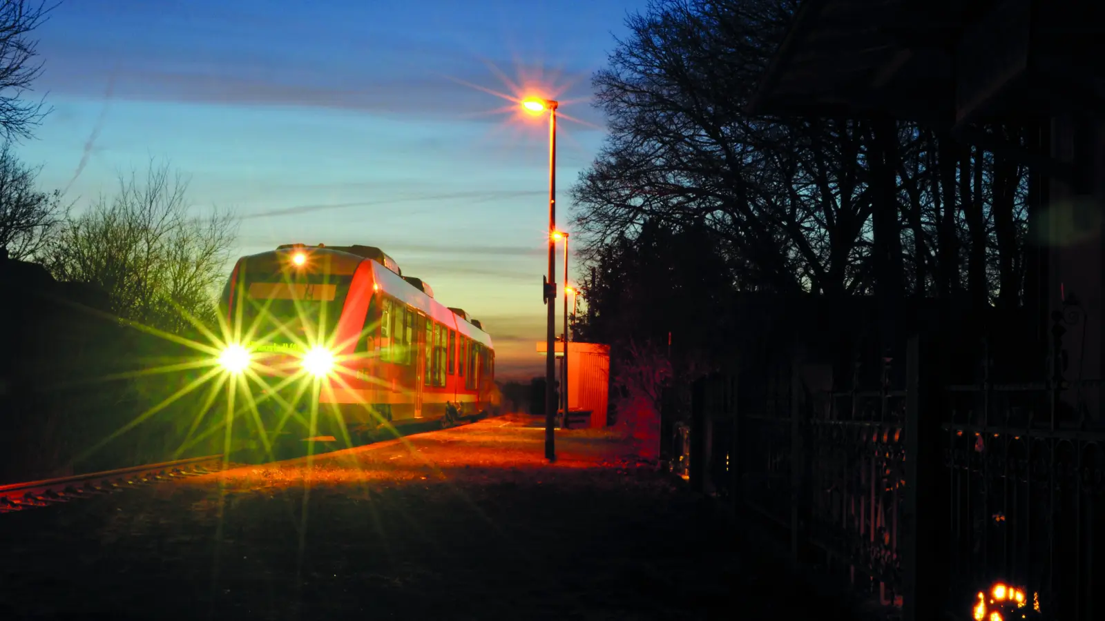 Die Aischgrundbahn muss in der Nacht auf Mittwoch stehen bleiben. Stattdessen verkehren Ersatzbusse. (Foto: Johannes Hirschlach)
