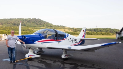Der Vorsitzende des Aero-Clubs Rothenburg, Stephan Zorn, freut sich auf das 75. Jubiläum des Vereins, das am Wochenende groß gefeiert wird. (Foto: Evi Lemberger)