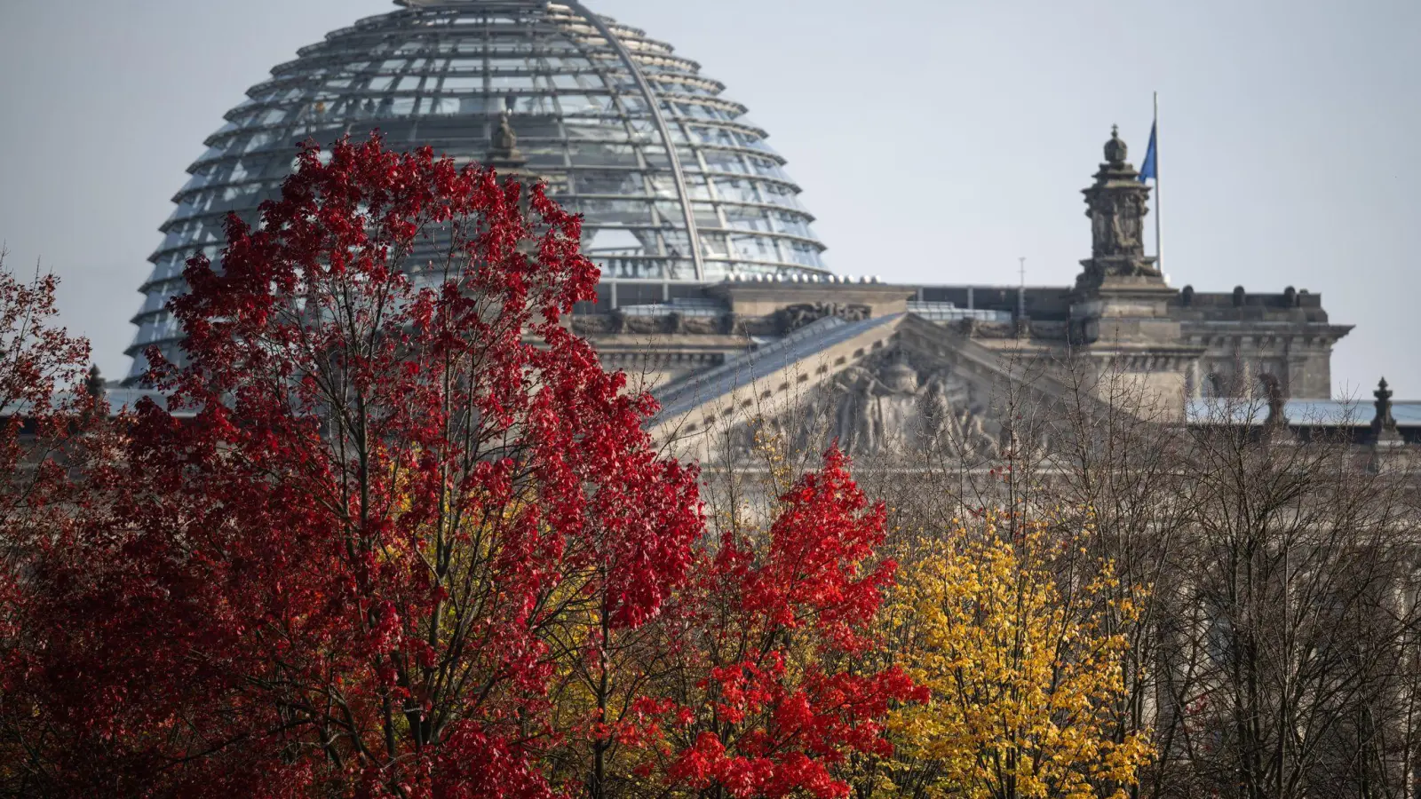 Was kann vor der Neuwahl im Bundestag noch für die Bürgerinnen und Bürgerinnen beschlossen werden? (Foto: Hannes P. Albert/dpa)