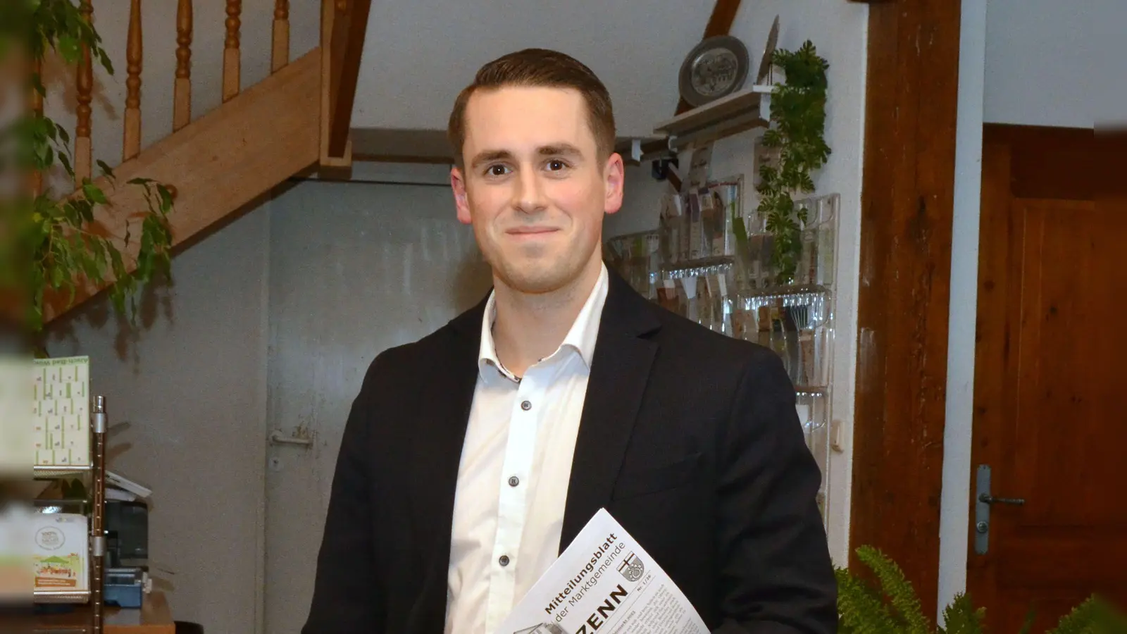 Ein Mittzwanziger wird künftig im Obernzenner Rathaus das Sagen haben: Johannes Weiß.  (Foto: Yvonne Neckermann)