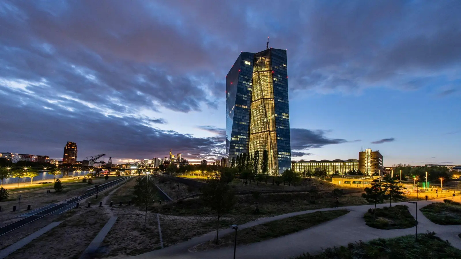 Die EZB probiert den digitalen Wertpapierhandel aus.  (Foto: Andreas Arnold/dpa)