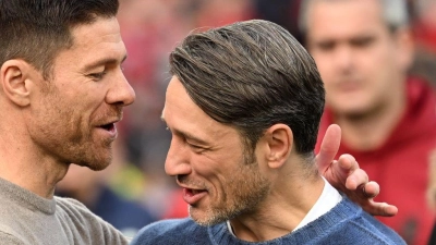 Niko Kovac (r) weiß genau, was ihn mit dem BVB gegen Real Madrid erwartet. (Foto: Federico Gambarini/dpa)