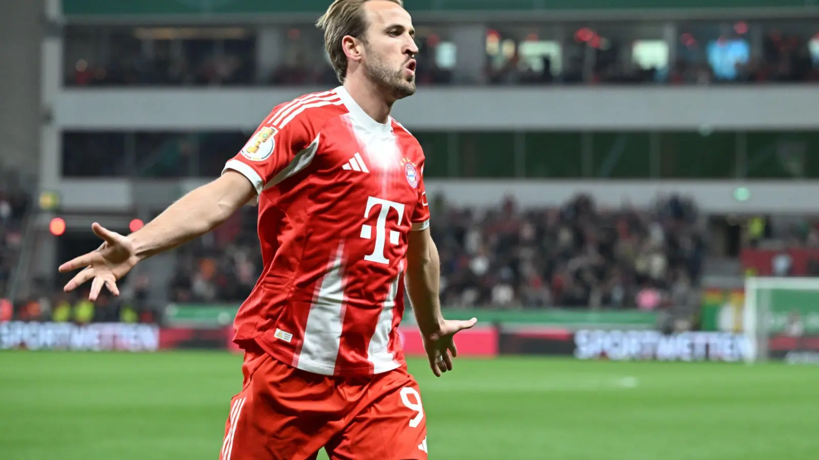 Typisches Bayern-Bild: Harry Kane beim Torjubel. (Archivbild) (Foto: Federico Gambarini/dpa)