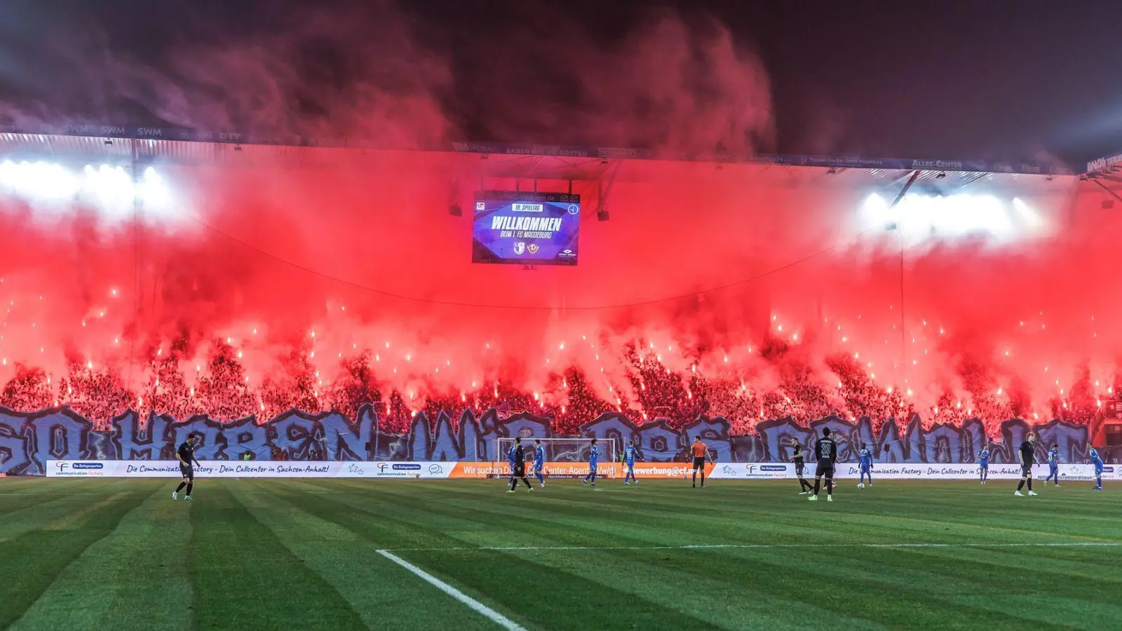 Bei dem Fußballspiel kam es zu Ausschreitungen. (Archivbild) (Foto: Andreas Gora/dpa)