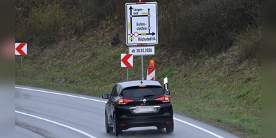 Einigen Umweg müssen die Auto- und Lastwagenfahrer ab Montag auf der B470 bei Diespeck in Kauf nehmen. (Foto: Mirko Fryska)