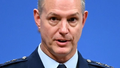 Der Oberbefehlshaber der Nato-Streitkräfte in Europa, Alexus Grynkewich, erwartet kurzfristig keine weiteren Ankündigungen - langfristig aber schon. (Foto: Elisa Schu/dpa)