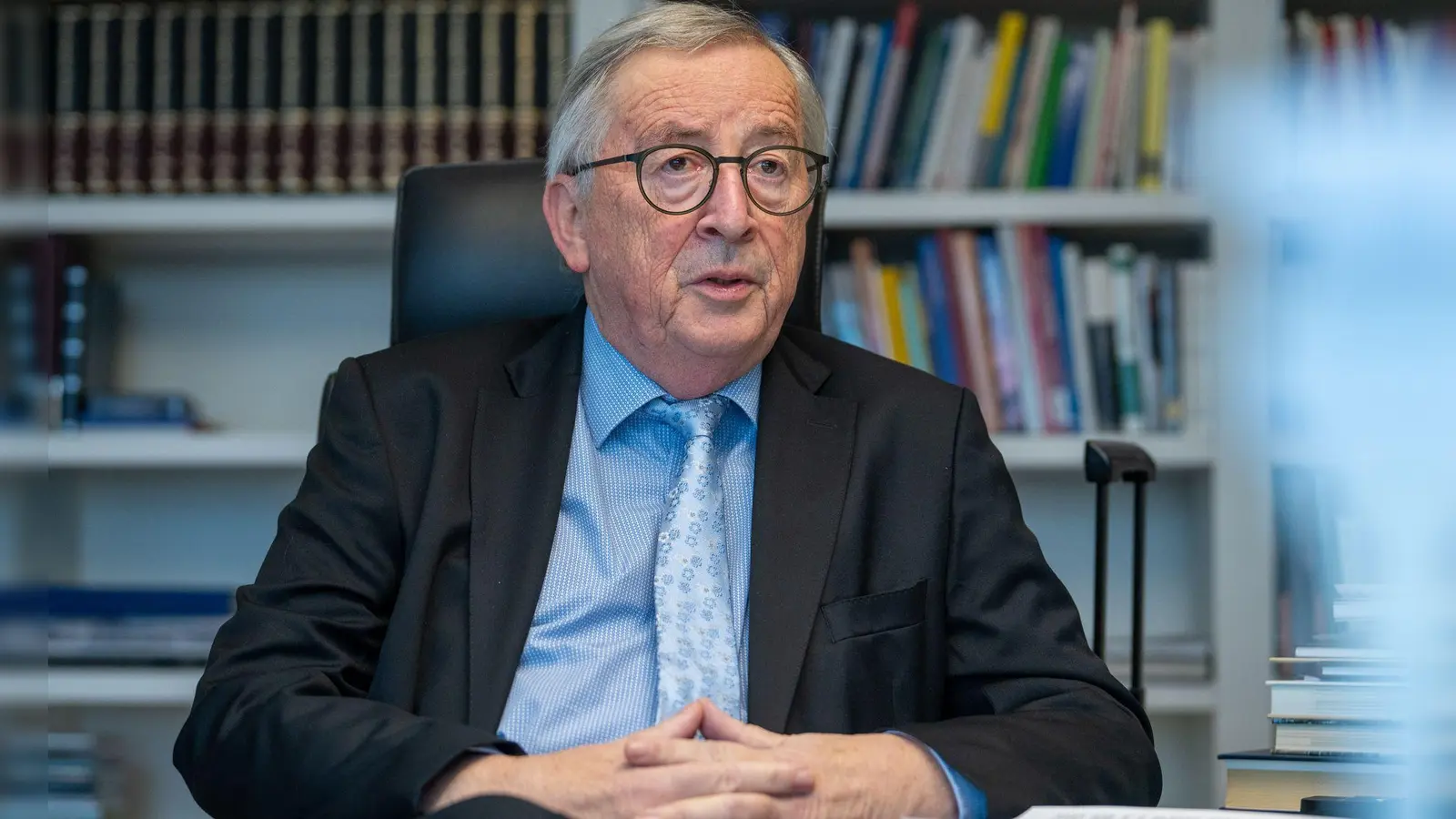 Jean-Claude Juncker vermisst einen klaren proeuropäischen Kurs der Bundesregierung.  (Foto: Harald Tittel/dpa)