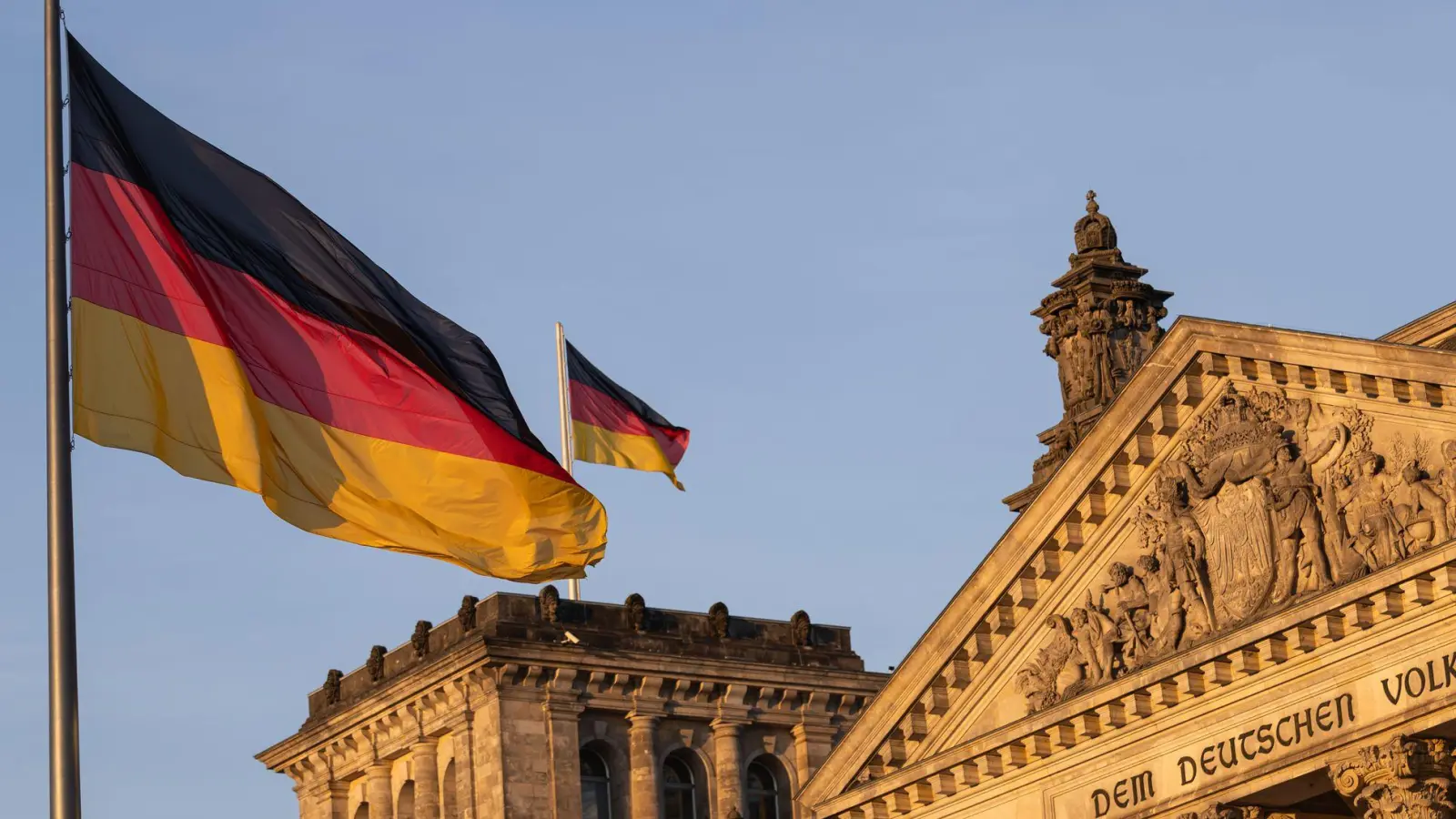 Ein neuer Bundestag ist gewählt, aber der alte tritt noch einmal in Aktion. (Foto: Hannes P. Albert/dpa)