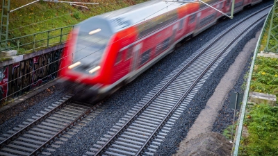 Verkehrsminister: Bund muss mehr für Regionalverkehr zahlen. (Archivbild) (Foto: Jens Büttner/Deutsche Presse-Agentur GmbH/dpa)
