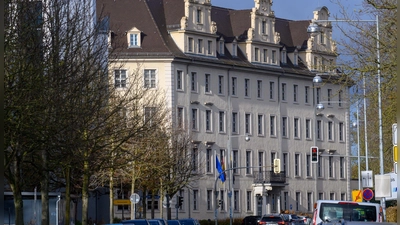 In Magdeburg wurde am Freitag ein 21-Jähriger in Gewahrsam genommen. (Archivbild) (Foto: Klaus-Dietmar Gabbert/dpa)