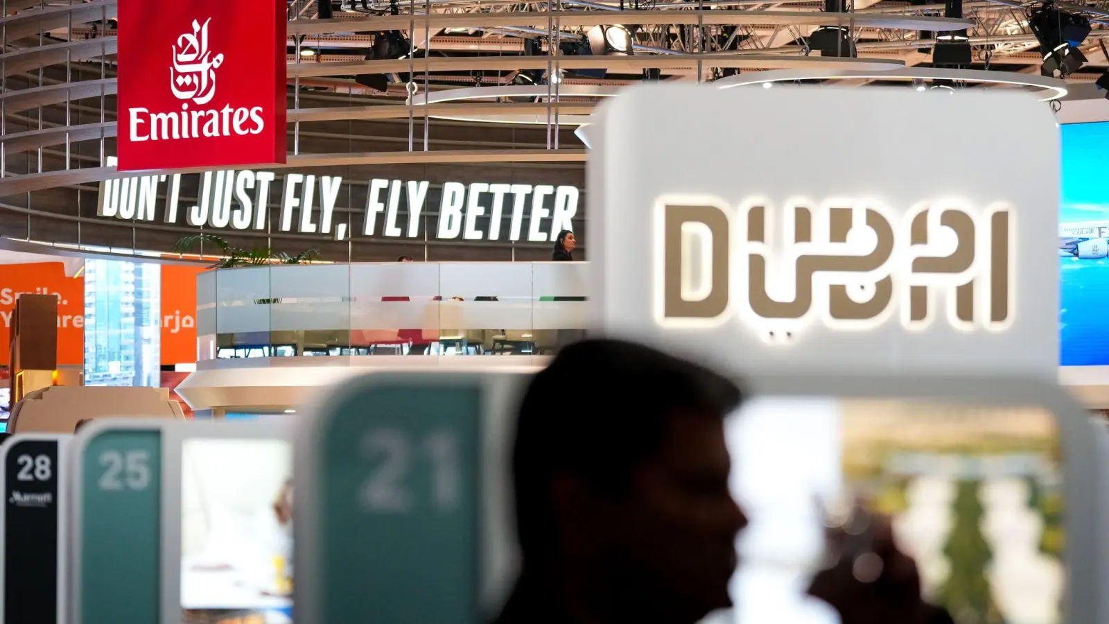 Der Krieg im Iran und die Auswirkungen vor allem auf den Nahen Osten überschatten die Tourismus-Messe ITB in Berlin.   (Foto: Soeren Stache/dpa)