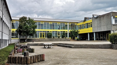 Das Thema der Sanierung der Grund- und Mittelschule beschäftigt den Schulverband mit seinen Mitgliedsgemeinden schon lange. Aktuell läuft alles auf eine kleine Lösung, also ein Konzept für punktuelle Instandhaltungs- und Modernisierungsmaßnahmen, hinaus. (Archivbild: Jürgen Binder)