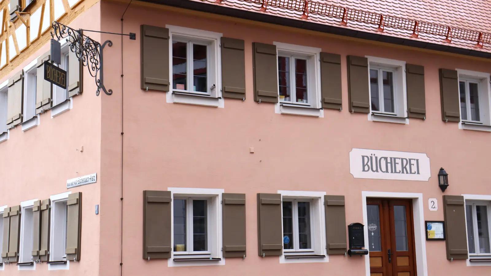 Mittwochs, donnerstags und sonntags öffnet die Bücherei Wolframs-Eschenbach ihre Türen. (Foto: Antonia Müller)