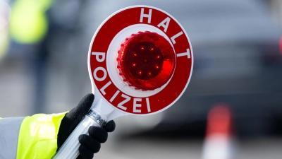 Die Kontrolle der Grenzpolizei fand an einer Rastanlage an der A9 im oberfränkischen Landkreis Hof statt. (Symbolbild) (Foto: Sven Hoppe/dpa)