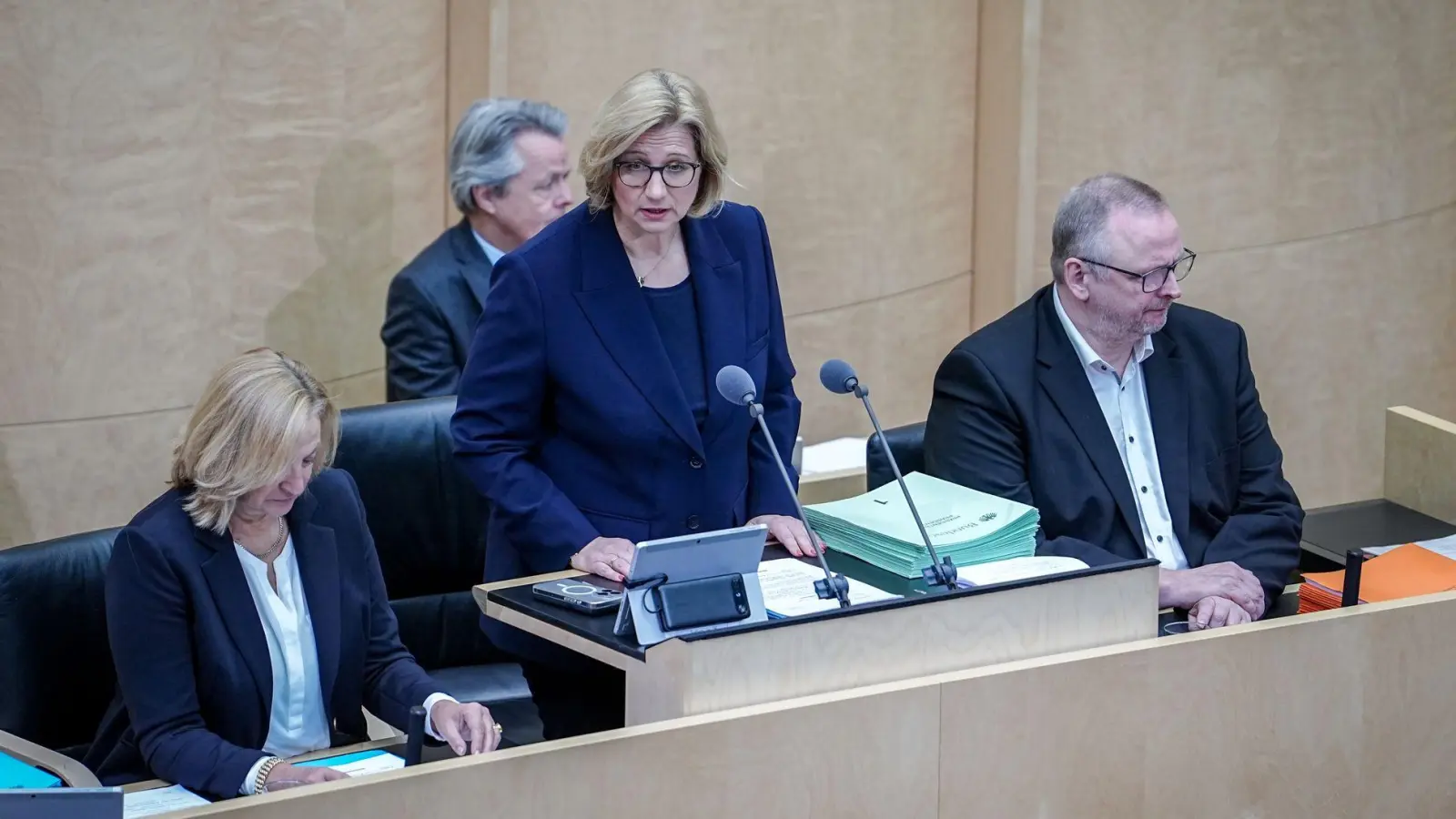 Der Bundesrat segnet zahlreiche, vom Bundestag schon beschlossene Gesetze ab. (Foto: Kay Nietfeld/dpa)