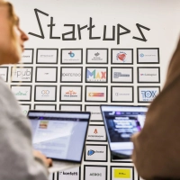Die deutsche Start-up-Branche wächst, aber es mangelt an Wagniskapital (Archivbild) (Foto: Oliver Berg/dpa)