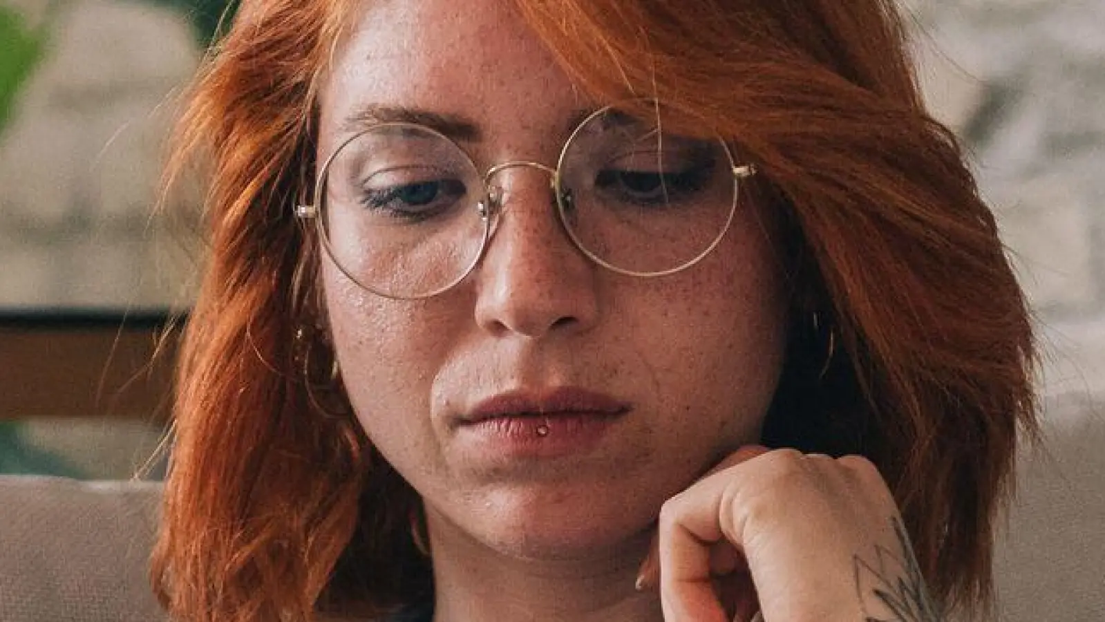 Gefälschte Stellenanzeigen als Falle: Kriminelle schalten täuschend echte Jobangebote, um persönliche Daten ahnungsloser Bewerber zu stehlen. (Foto: Zacharie Scheurer/dpa-tmn)