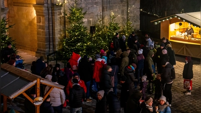 Der Feuchtwanger Weihnachtsmarkt war gut besucht: Die Verantwortlichen zogen ein positives Fazit. (Foto: Erich Herrmann)