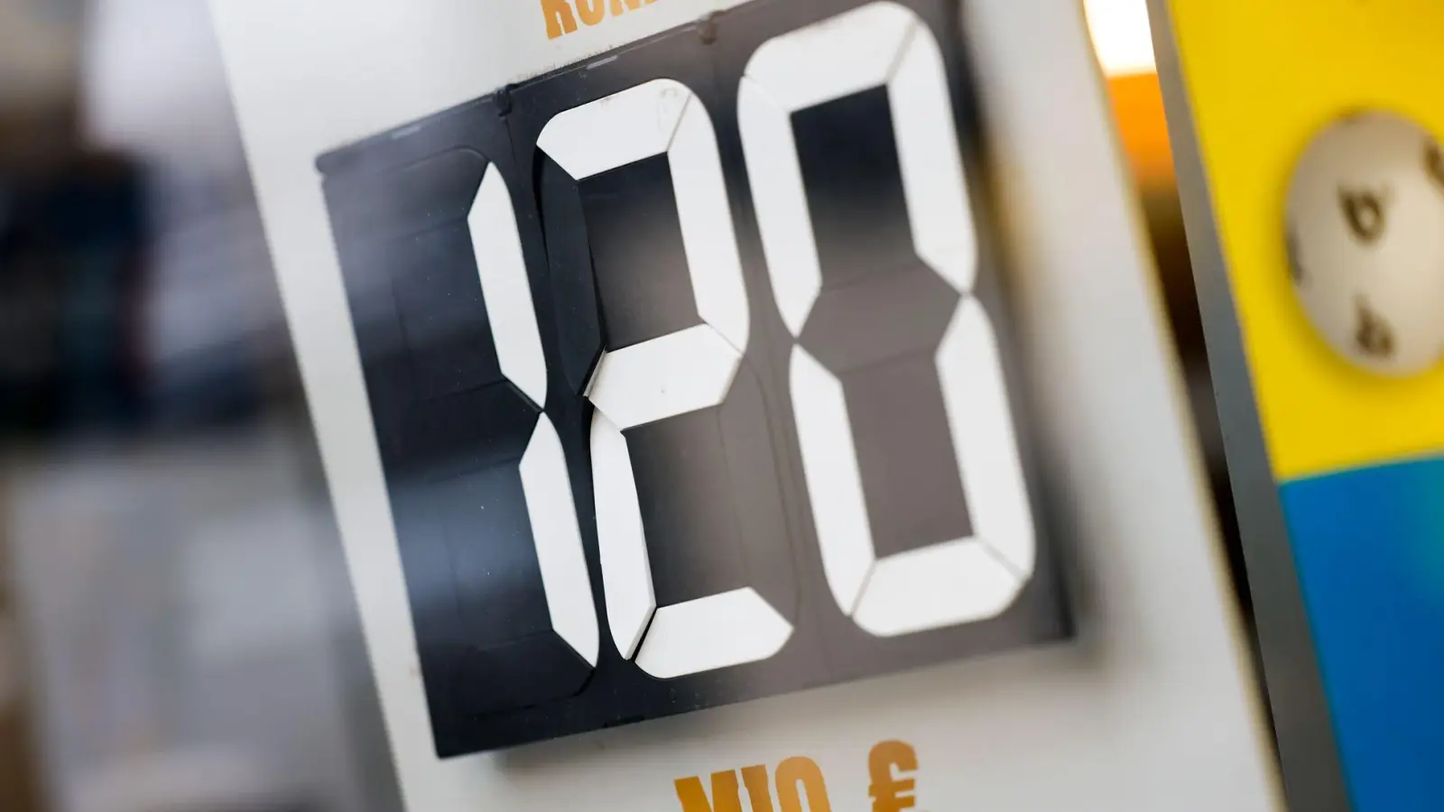 Mehr geht nicht beim Eurojackpot: Der 120-Millionen-Topf wurde geknackt. (Archivbild) (Foto: Thomas Banneyer/dpa)
