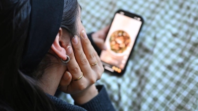 Mehrere EU-Länder planen bereits nationale Vorgaben für den Zugang zu Social-Media-Plattformen. (Symbolbild)  (Foto: Elisa Schu/dpa)