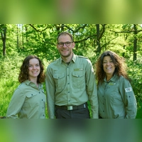 Die Steigerwald-Naturpark-Ranger Verena Kritikos, Alexander Schneider und Alexandra Kellner bieten auch in der zweiten Jahreshälfte ein abwechslungsreiches Herbstprogramm.  (Foto: Naturpark Steigerwald)