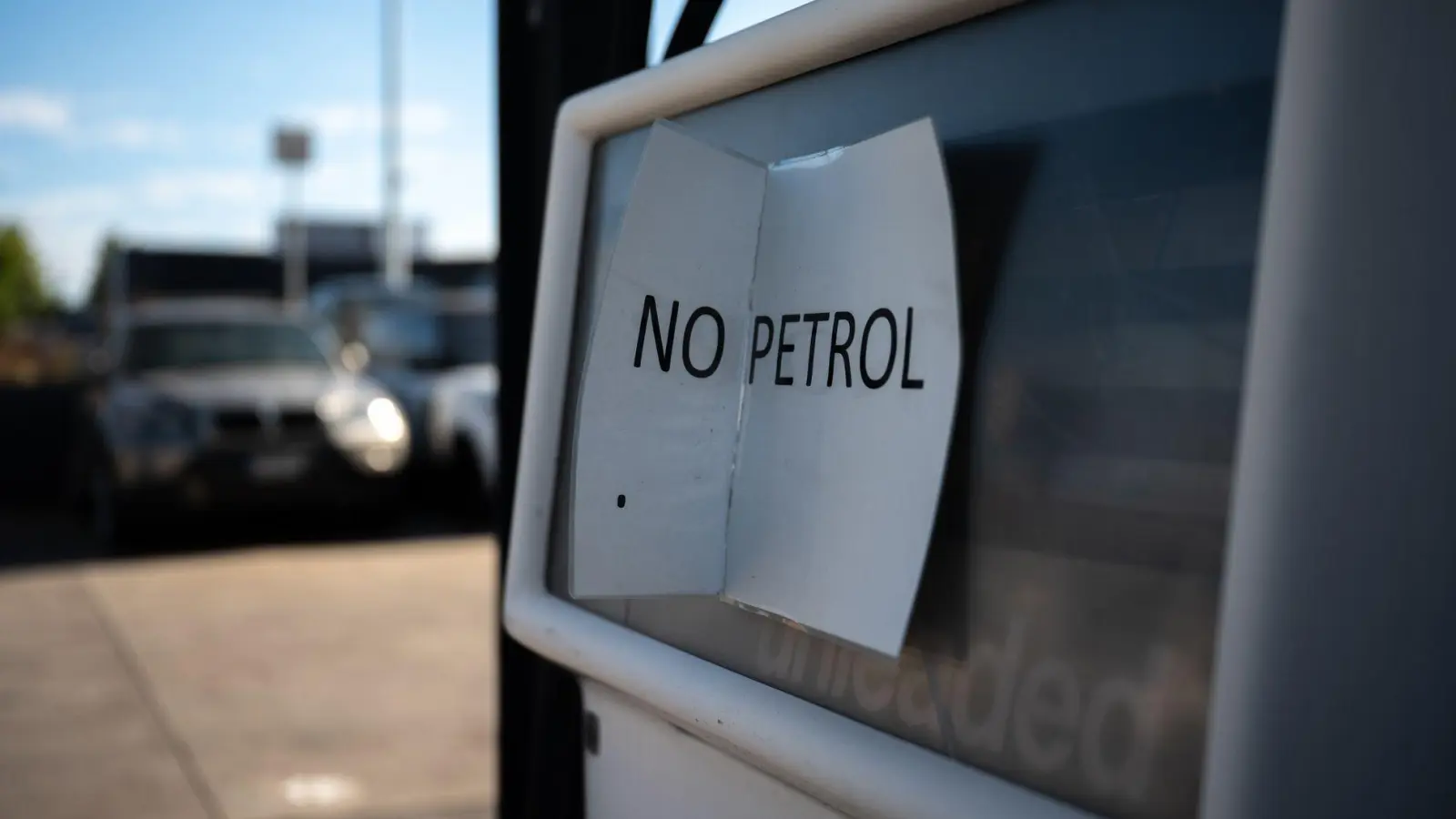 Australien senkt seine Spritsteuer - zunächst für drei Monate. (Archivbild) (Foto: Jay Kogler/AAP/dpa)