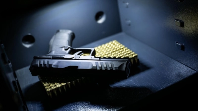 Schusswaffen und Munition müssen in Deutschland gesichert aufbewahrt werden. (Symbolbild) (Foto: Silas Stein/dpa)