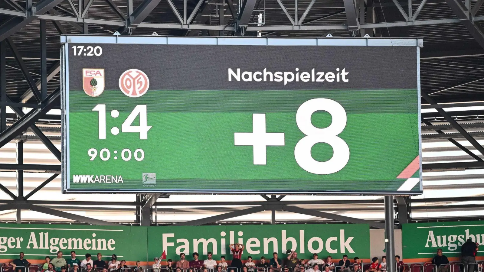 Die Nachspielzeit soll demnächst auf der Anzeigetafel mitlaufen. (Archivfoto) (Foto: Harry Langer/dpa)