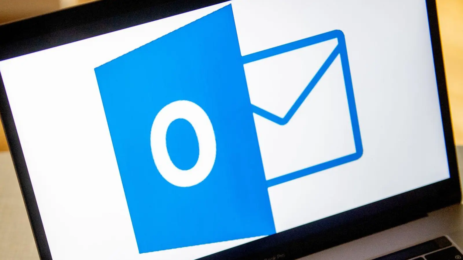 Kleine Einstellung, große Wirkung - oder doch mehr Verwirrung? Ob man die Outlook-Funktion „Posteingang mit Relevanz“ nutzen möchte oder nicht, kann man frei entscheiden. (Foto: Zacharie Scheurer/dpa-tmn)